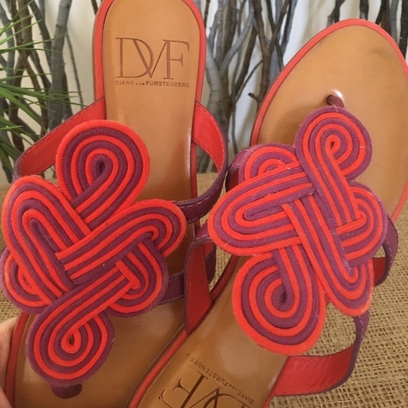 Diane Von Furstenberg Thong Woven Purple Red Sandals Size 6 - Picture 6 of 8
